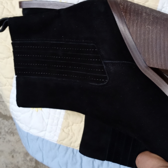 Vince Camuto Ackella Black Pull-on Square Close Toe Block heel Size 9.5 - Picture 7 of 9